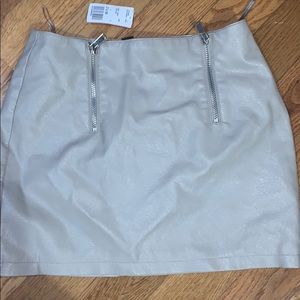 F21 dual zipper leather skirt